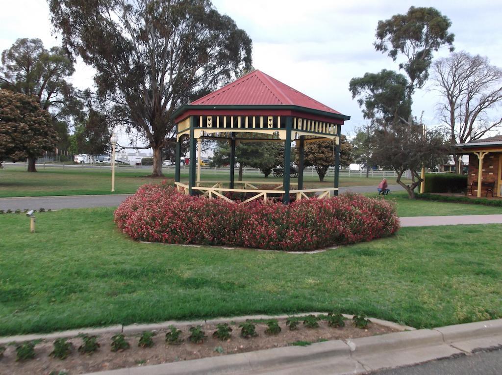 Quality Inn Carriage House Wagga Wagga Exterior photo