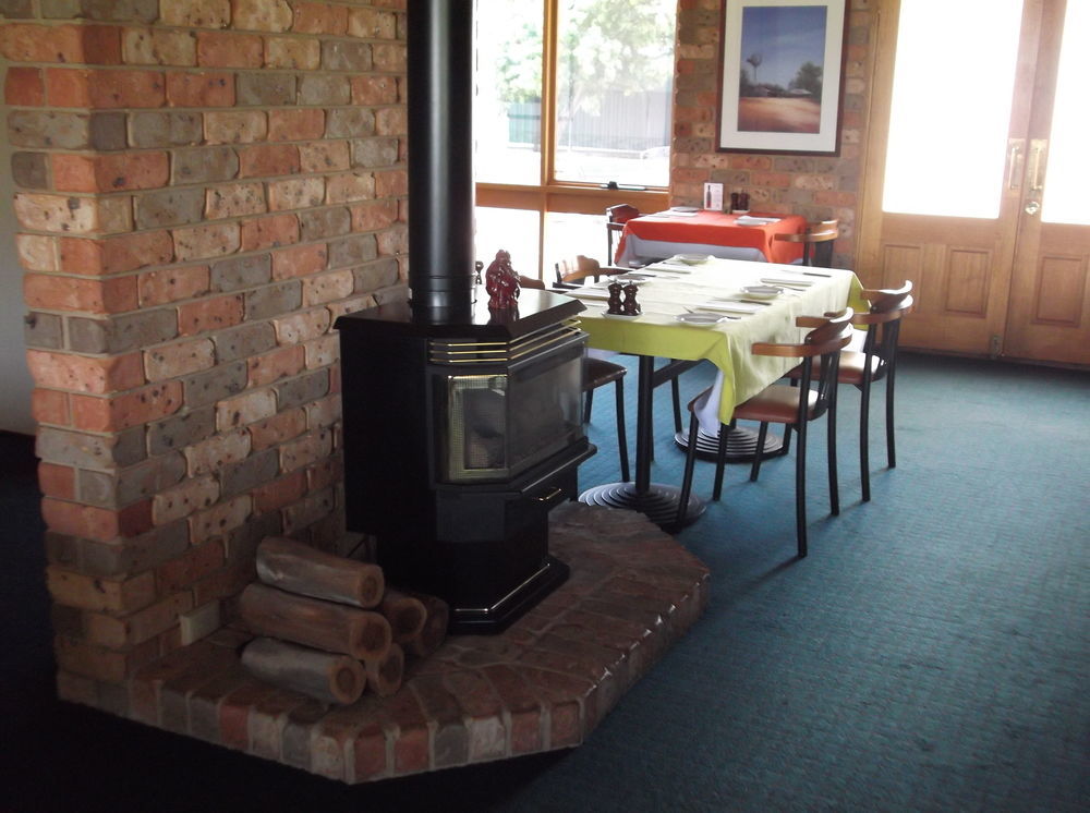 Quality Inn Carriage House Wagga Wagga Exterior photo